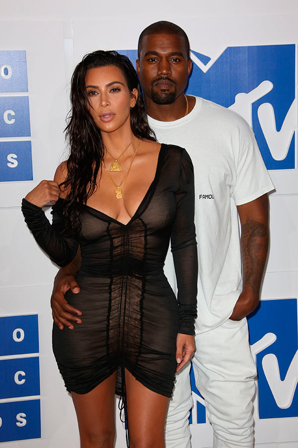 couples-mtv-vmas-2016-red-carpet-kim-kardashian-kanye-west