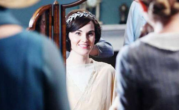 Downtown-Abbey-Lady-Mary-Crawley-Ftr