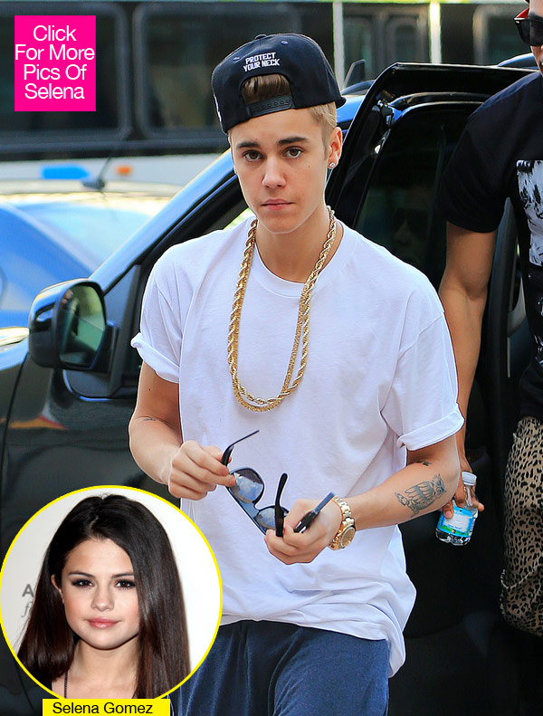 Justin Bieber Defends Selena Gomez