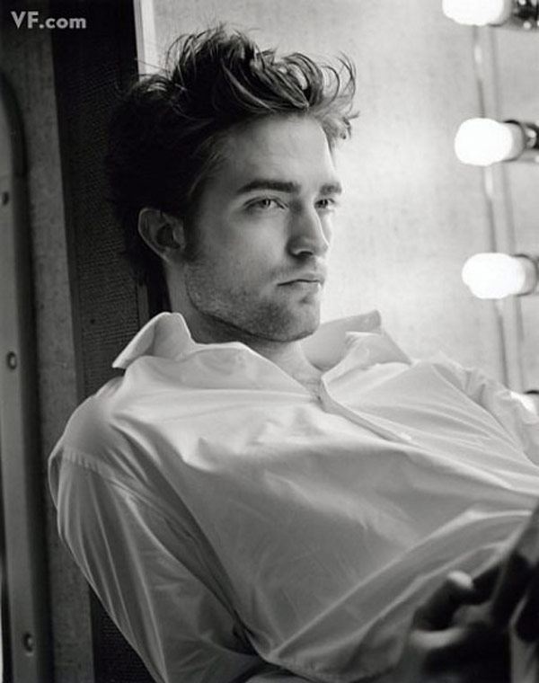 Robert Pattinson Shirtless