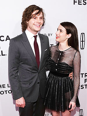 Emma Roberts, Evan Peters