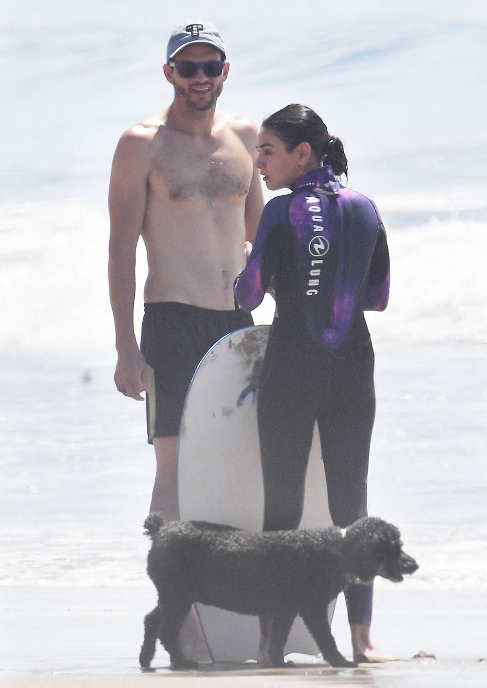 Ashton Kutcher Shirtless Surfing Mila Kunis MEGA