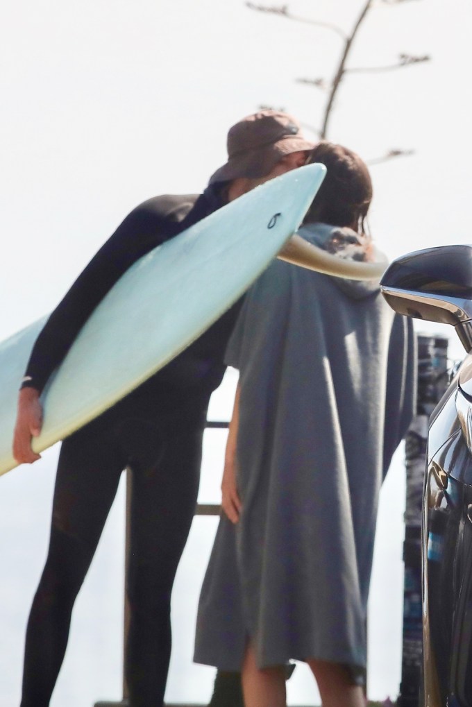 Leighton Meester & Adam Brody Kiss After Surfing