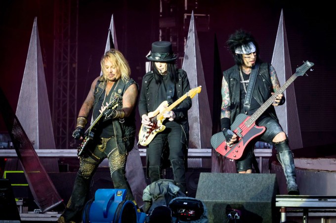 Motley Crue Rocks Out