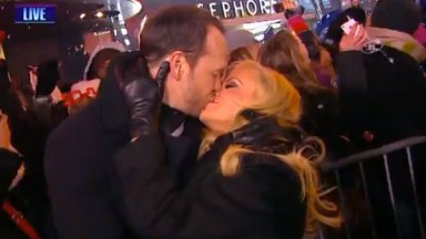 Donnie Wahlberg Jenny McCarthy Kiss