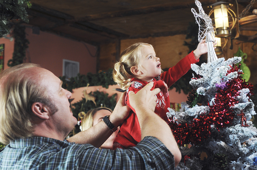 Editorial use only. No book cover usage.Mandatory Credit: Photo by Disney Channel/Salty/Kobal/Shutterstock (5877533d)Eric Allan Kramer, Mia TalericoIt's Christmas Good Luck Charlie - 2011Director: Arlene SanfordDisney Channel/Salty PicturesUSATelevisionTv ClassicsGood Luck Charlie It's Christmas