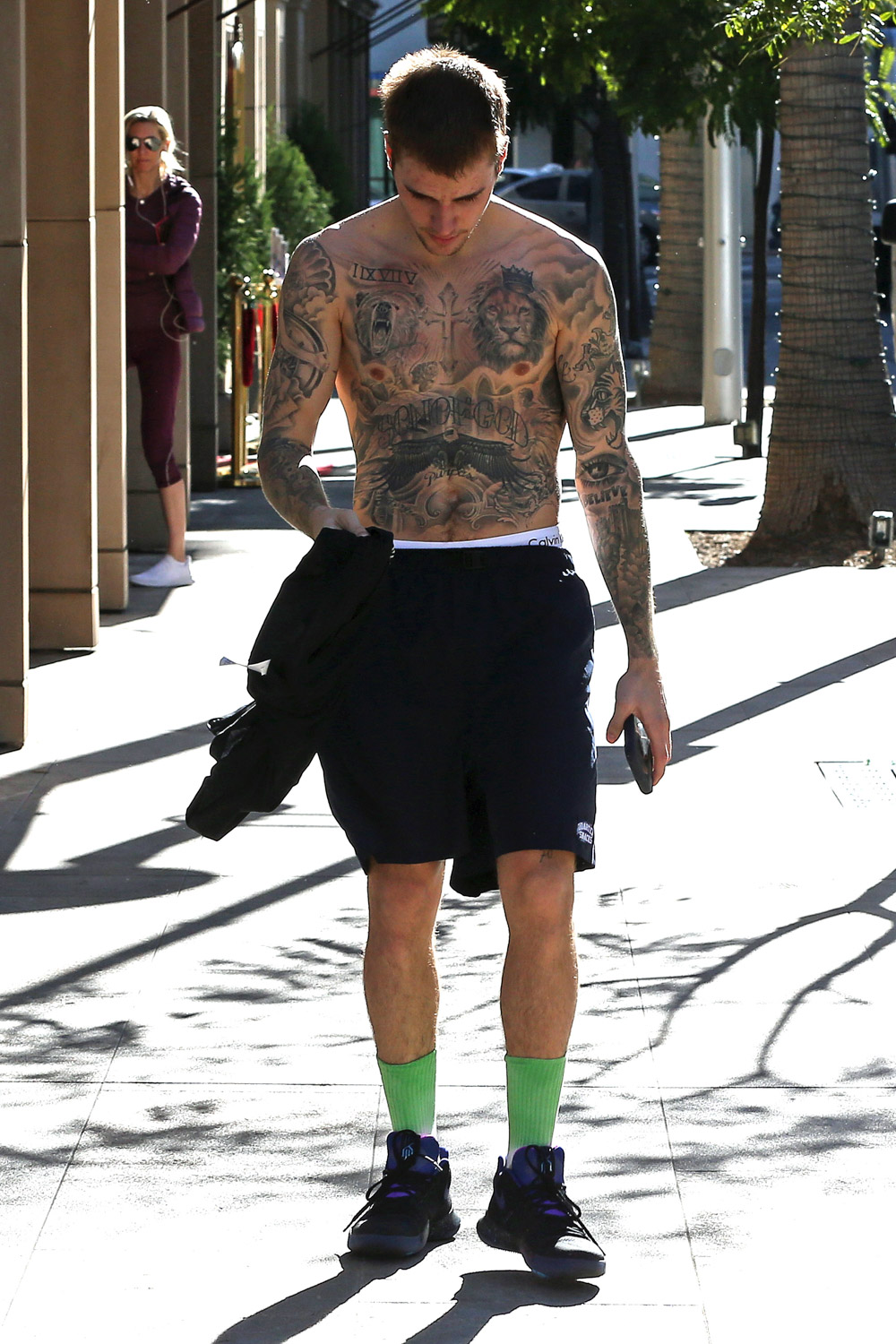 Justin Bieber seen shirtless in Beverly Hills