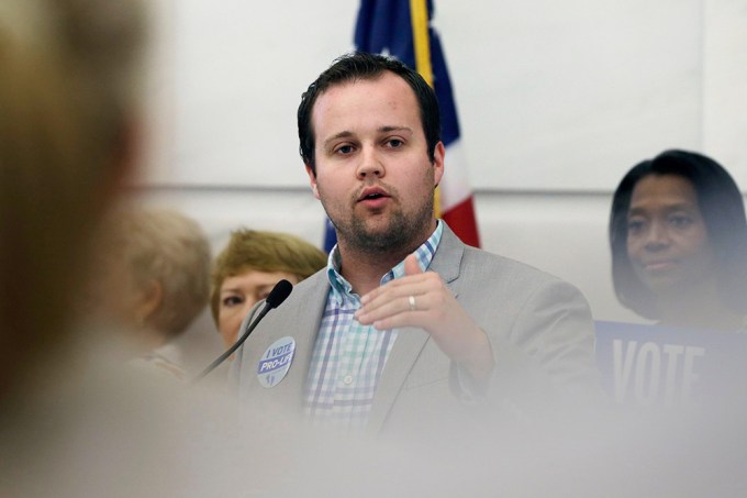 Josh Duggar’s Cheating Comes To Light (2015)