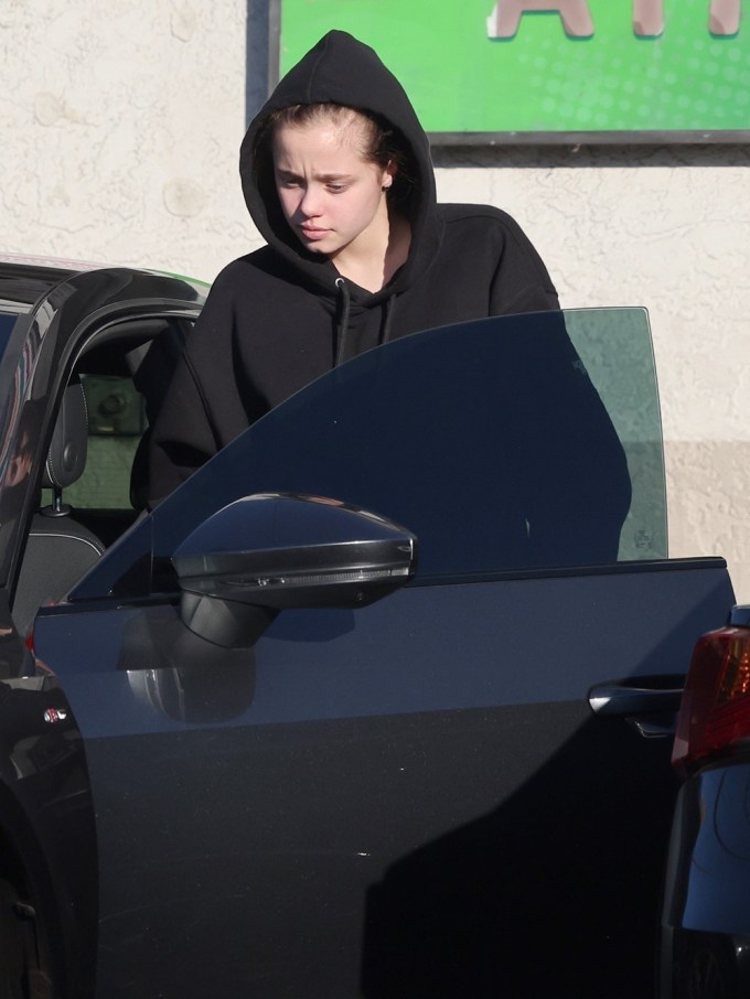 Shiloh Jolie-Pitt Goes To 7/11