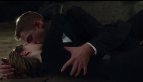 Robert Pattinson Mia Wasikowska Kiss