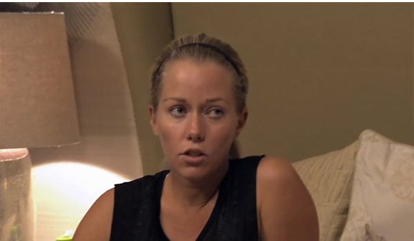 Kendra Wilkinson Meets Dad