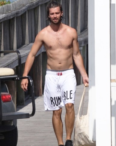 Hyannisport, MA  - *EXCLUSIVE*  - A shirtless Patrick Schwarzenegger is seen in Hyannisport while out running errands. Patrick looks great as he is seen out with friends while on vacation.

Pictured: Patrick Schwarzenegger

BACKGRID USA 6 JULY 2019 

BYLINE MUST READ: Patriot Pics / BACKGRID

USA: +1 310 798 9111 / usasales@backgrid.com

UK: +44 208 344 2007 / uksales@backgrid.com

*UK Clients - Pictures Containing Children
Please Pixelate Face Prior To Publication*