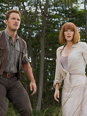 Editorial use only. No book cover usage.Mandatory Credit: Photo by Chuck Zlotnick/Amblin/Legendary/Universal/Kobal/Shutterstock (5884984n)Chris Pratt, Bryce Dallas HowardJurassic World - 2015Director: Colin TrevorrowAmblin/Legendary Pictures/UniversalUSAScene StillScifiJurassic Park 4 / Jurassic Park IV