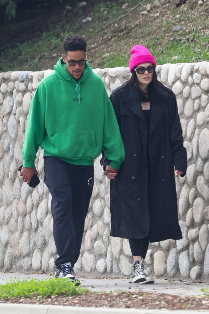 Jessie J & Chanan Colman hold hands