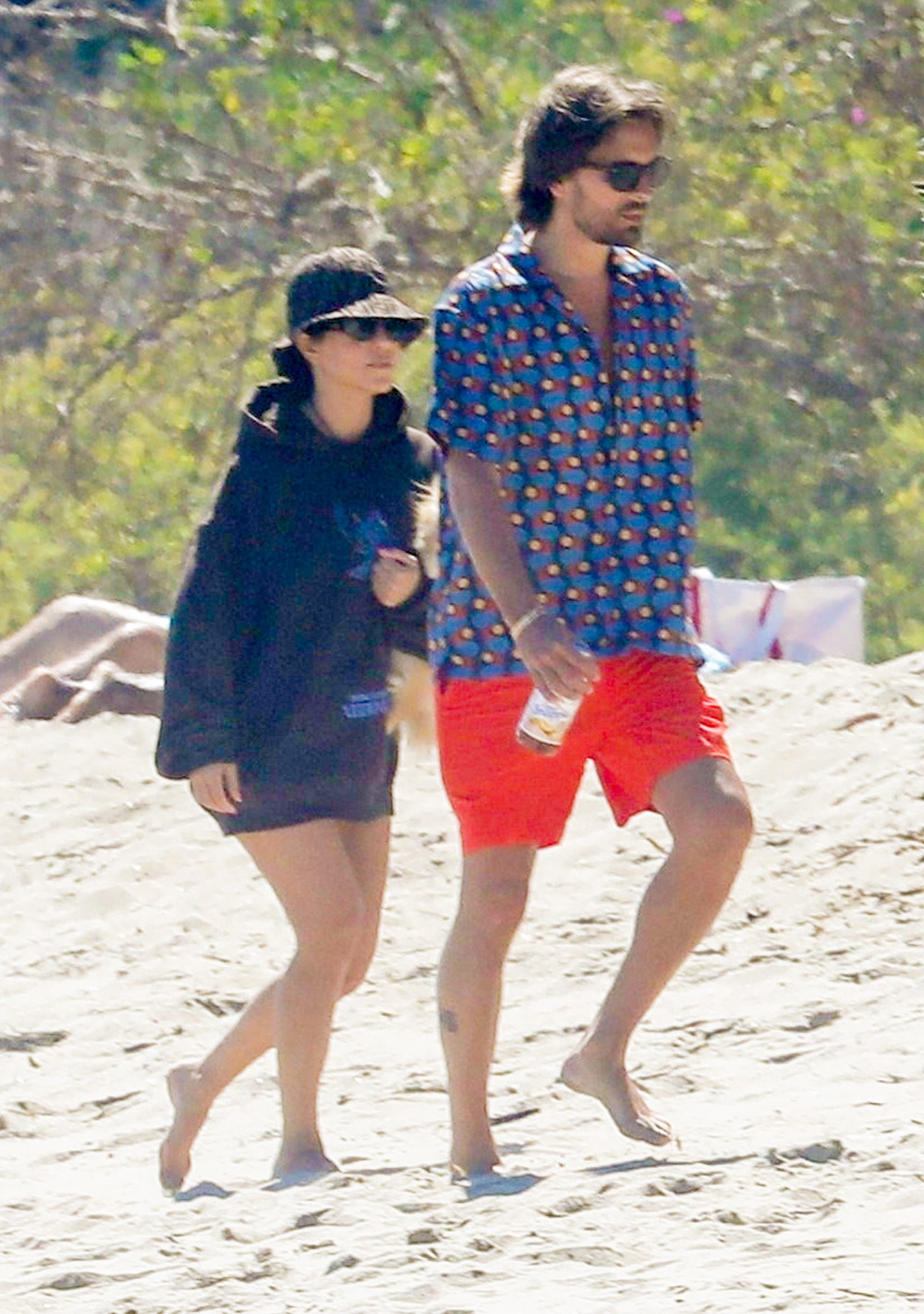 Kourtney Kardashian Scott Disick beach stroll kids