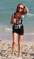 Maci Bookout with a drink in one hand and a black print T'shirt with an Off Duty sign.

Pictured: Maci Bookout
Ref: SPL674309 010114 NON-EXCLUSIVE
Picture by: SplashNews.com

Splash News and Pictures
Los Angeles: 310-821-2666
New York: 212-619-2666
London: 0207 644 7656
Milan: 02 4399 8577
photodesk@splashnews.com

World Rights