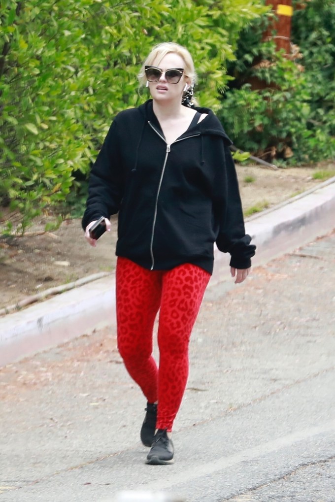 Rebel Wilson Dons Yoga Pants