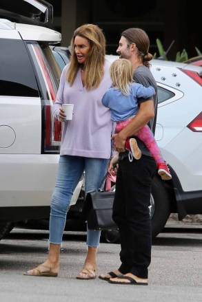 Malibu, CA  - *EXCLUSIVE*  - Caitlyn Jenner chats with her son Brandon after grabbing breakfast. Brandon brought along his daughter Eva who seems a little rambunctious while Caitlyn and Brandon chat outside of their car.

Pictured: Caitlyn Jenner, Brandon Jenner, Eva James Jenner

BACKGRID USA 20 AUGUST 2017 

BYLINE MUST READ: BENS / BACKGRID

USA: +1 310 798 9111 / usasales@backgrid.com

UK: +44 208 344 2007 / uksales@backgrid.com

*UK Clients - Pictures Containing Children
Please Pixelate Face Prior To Publication*