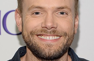 Joel McHale Celebrity Profile