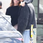 Los Feliz, CA  - *EXCLUSIVE*  - Happy couple, Austin Butler and Kaia Gerber are seen getting cozy as they step out with their dog for lunch in Los Feliz.
The cool looking couple were spotted with their arms around each other and walking a cute white dog while carrying leftovers.

Pictured: Austin Butler, Kaia Gerber

BACKGRID USA 5 MARCH 2022 

USA: +1 310 798 9111 / usasales@backgrid.com

UK: +44 208 344 2007 / uksales@backgrid.com

*UK Clients - Pictures Containing Children
Please Pixelate Face Prior To Publication*