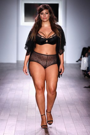 ashley graham fashion week