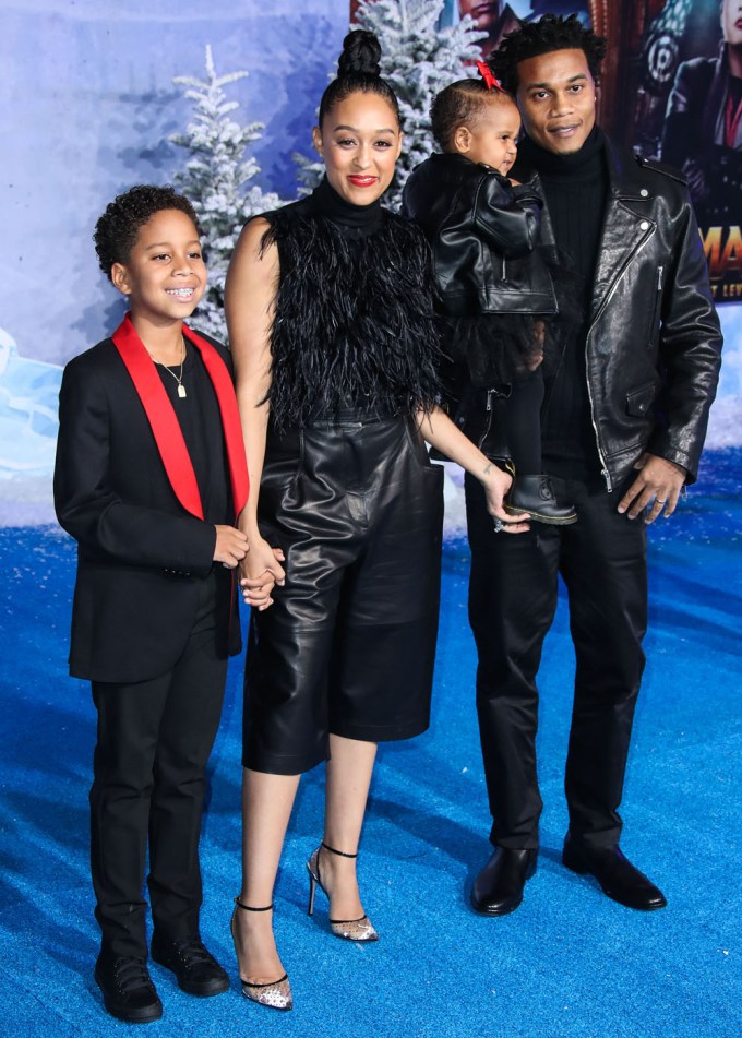 Tia Mowry & her family at the LA premiere of ‘Jumanji’