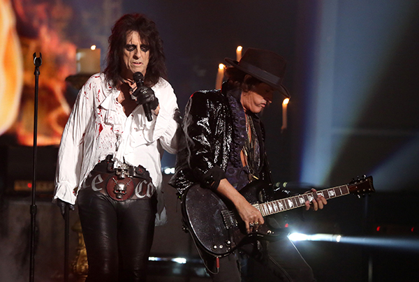 2016-grammy-awards-alice-cooper-performance-3-ftr