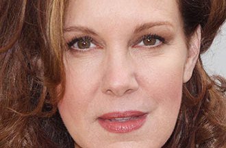 Elizabeth Perkins Celebrity Bio