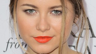Sofia Reyes Bio