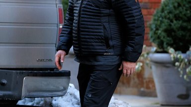 Alec Baldwin Attacks Paparazzi