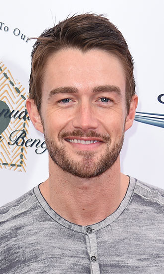 Robert Buckley Bio