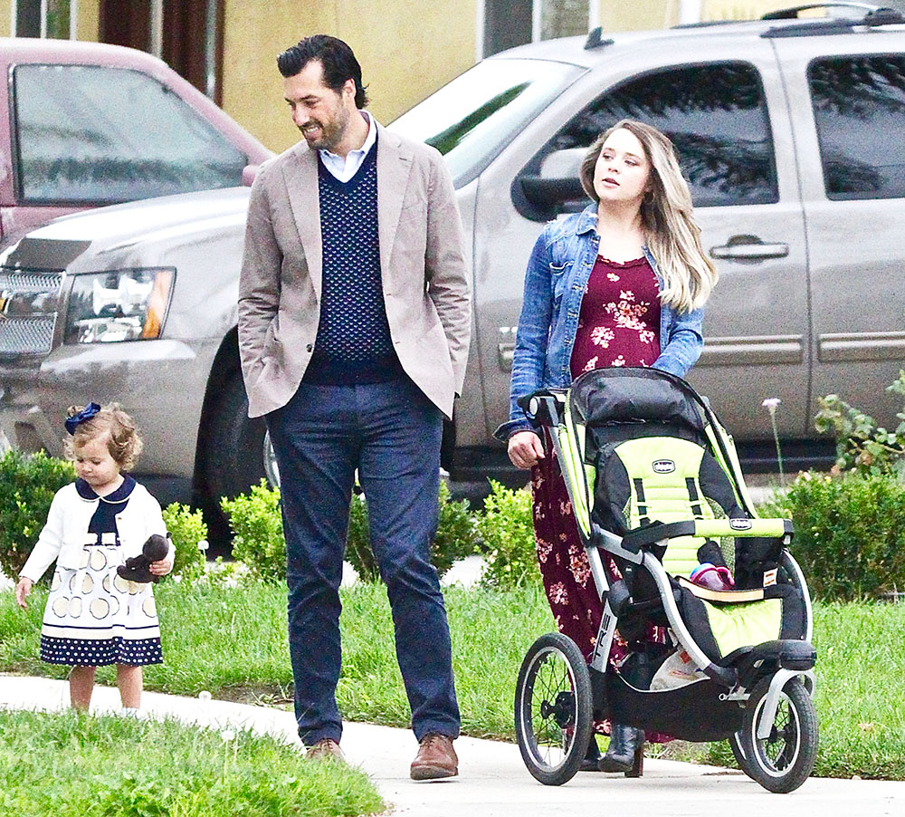 EXCLUSIVE: Heavily Pregnant Jinger Duggar Vuolo steps out for brunch with her husband and daughter in Venice, California