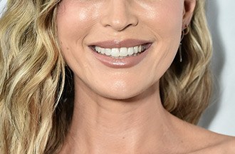 Sara Foster Celebrity Profile