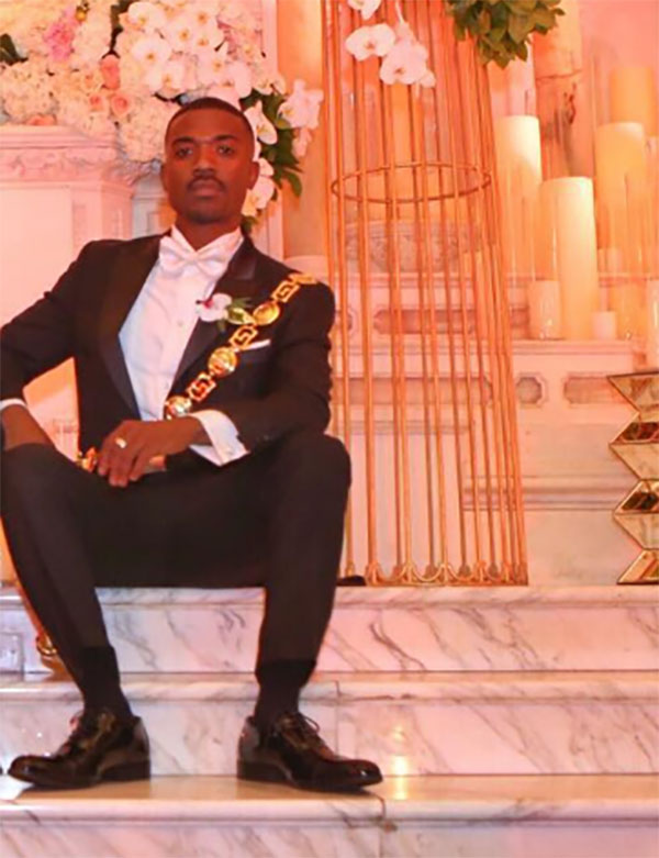 Kanye West Laughs At Ray J