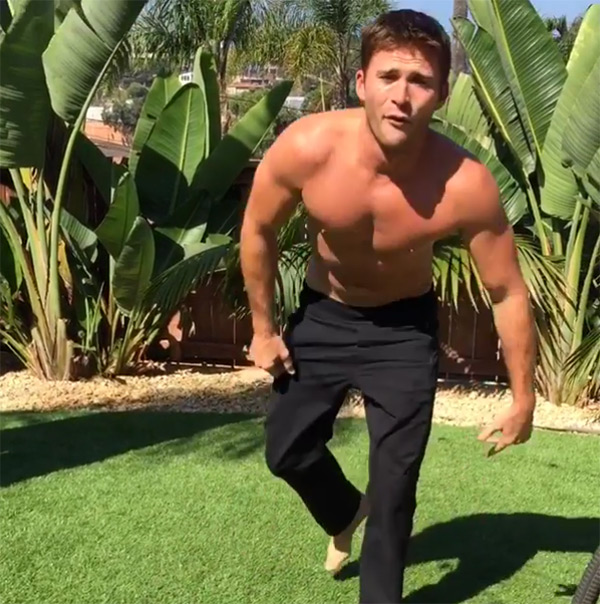 scott-eastwood-22-push-up-challenge