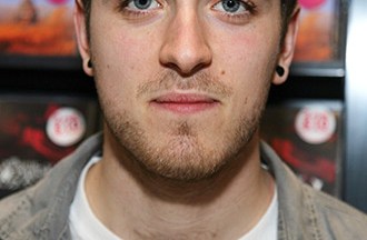 Tom Searle Celeb Profile