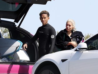 Malibu, CA  - *EXCLUSIVE*  - Jaden Smith takes a mystery blonde to the beach to watch him surf in Malibu despite recommendations to stay at home during the COVID-19 pandemic.

Pictured: Jaden Smith

BACKGRID USA 27 MARCH 2020 

BYLINE MUST READ: Clint Brewer Photography / BACKGRID

USA: +1 310 798 9111 / usasales@backgrid.com

UK: +44 208 344 2007 / uksales@backgrid.com

*UK Clients - Pictures Containing Children
Please Pixelate Face Prior To Publication*