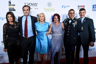 Caroline Hirsch, Bob Woodruff, Lee Woodruff, Sarah Rudder, Michael Kacer, Larkin O'Hern
10th Anniversary of Stand Up for Heroes, presented by the New York Comedy Festival & Bob Woodruff Foundation, Arrivals, Theater at Madison Square Garden, New York, USA - 01 Nov 2016