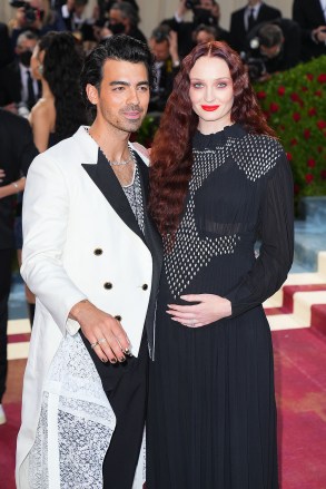 Red Carpet Arrivals At The 2022 Met Gala

Pictured: Sophie Turner,Joe Jonas
Ref: SPL5307242 020522 NON-EXCLUSIVE
Picture by: Jackson Lee / SplashNews.com

Splash News and Pictures
USA: +1 310-525-5808
London: +44 (0)20 8126 1009
Berlin: +49 175 3764 166
photodesk@splashnews.com

World Rights, No Portugal Rights