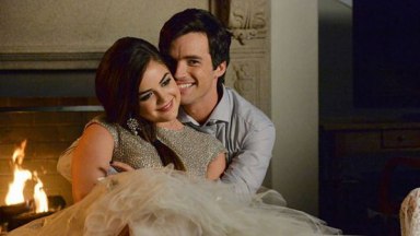 Aria Ezra Wedding Pretty Little Liars