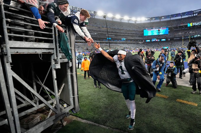 Jalen Hurts High Fives Fans