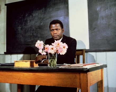 Editorial use only. No book cover usage.
Mandatory Credit: Photo by Columbia/Kobal/Shutterstock (5881569e)
Sidney Poitier
To Sir With Love - 1966
Director: James Clavell
Columbia
BRITAIN
Scene Still
Drama
Les Anges aux poings serrés