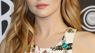 Zoey Deutch