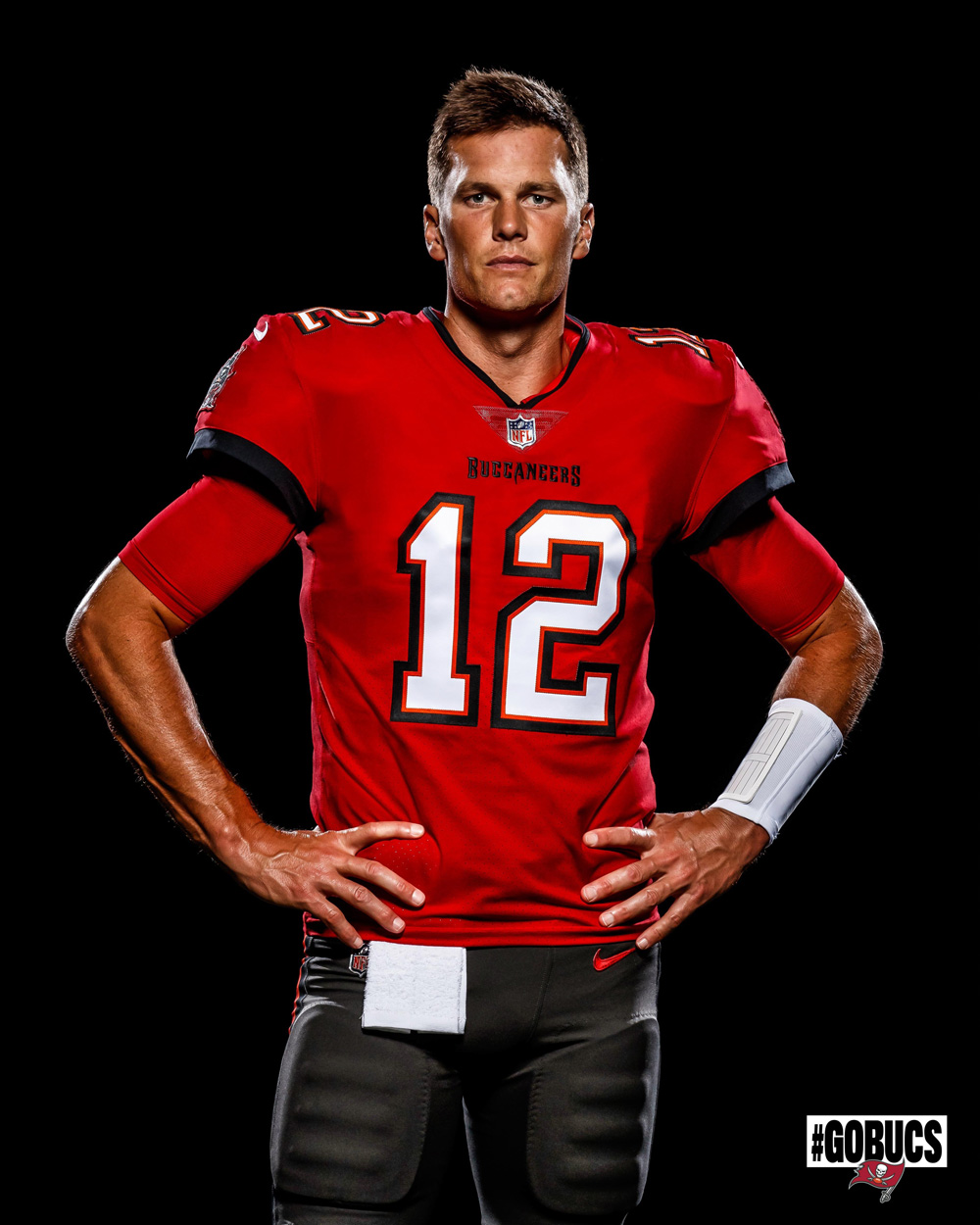 Tom Brady sports Tampa Bay Buccaneers kit for first time