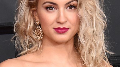 Tori Kelly Grammys Hair Makeup