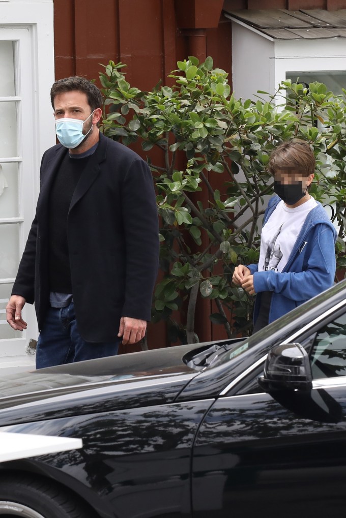 Ben Affleck & Daughter Seraphina Shop For Books