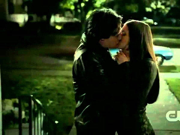 damon-elena-first-kiss-photo