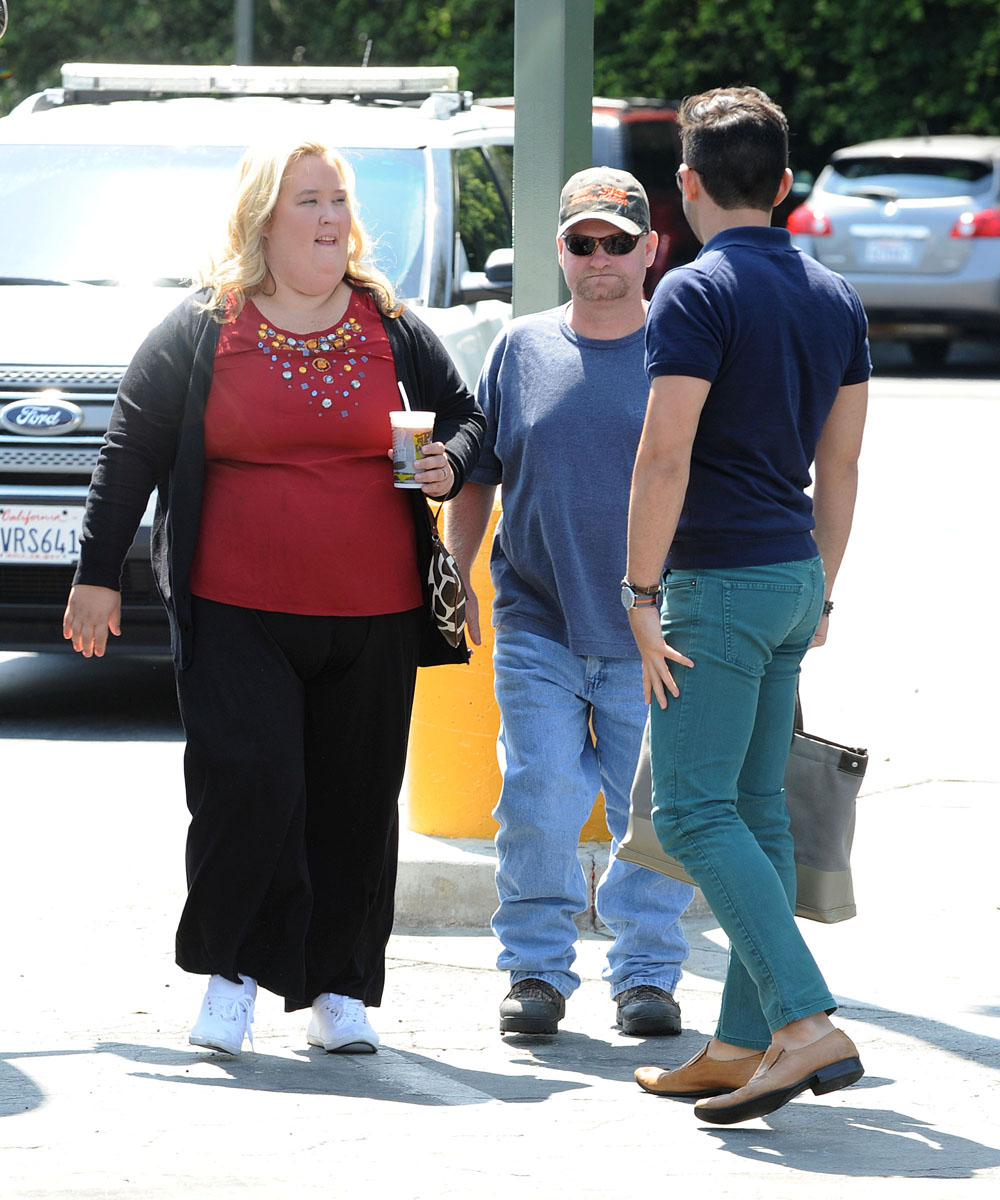 Mama June and Sugar Bear at taping of EXTRA held at Universal Studios in Los Angeles on September 9, 2013.

Pictured: Mama June,Sugar Bear,Mama June
Sugar Bear
Mario Lopez
Ref: SPL607696 090913 NON-EXCLUSIVE
Picture by: SplashNews.com

Splash News and Pictures
USA: +1 310-525-5808
London: +44 (0)20 8126 1009
Berlin: +49 175 3764 166
photodesk@splashnews.com

World Rights