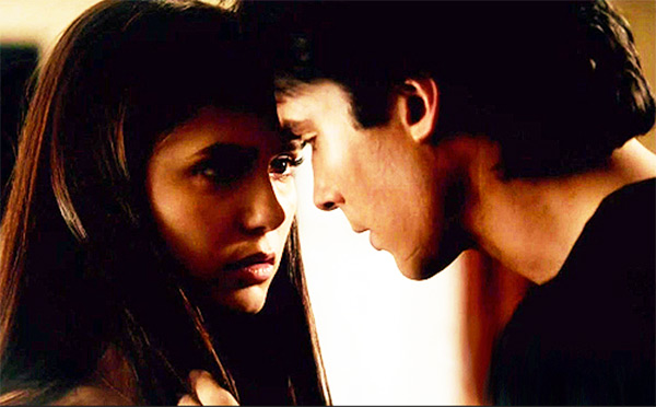 the-vampire-diaries-elena-damon-7