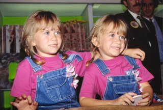 Ashley and Mary Kate Olsen Attending the Vsda Convention Las Vegas Nevada July 11 1993 © Joseph Marzullo / Retna Ltd
Olsen, Mary Kate & Olsen, Ashley